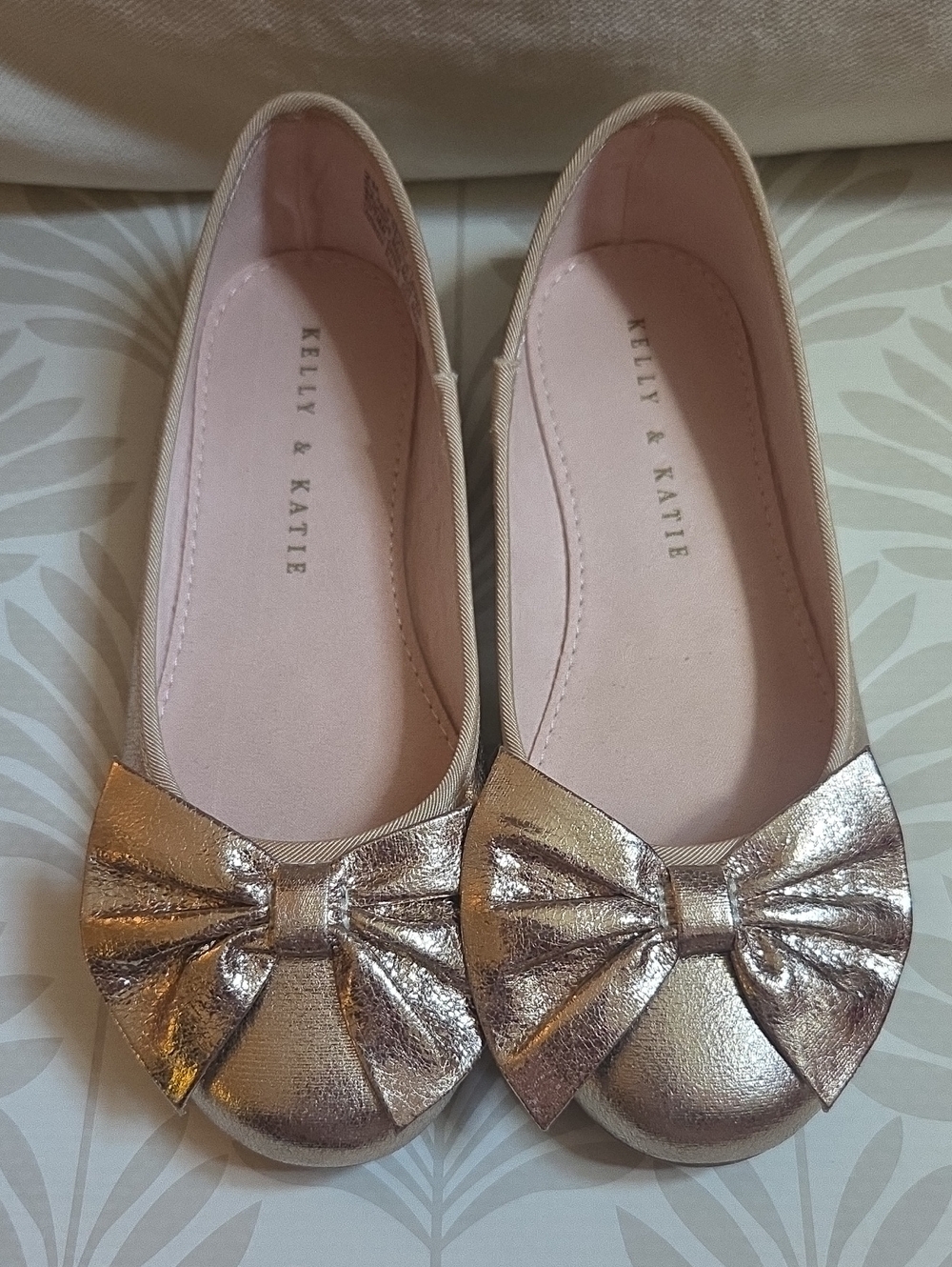 Kelly & Katie Girls Metallic Gold Bow Flats